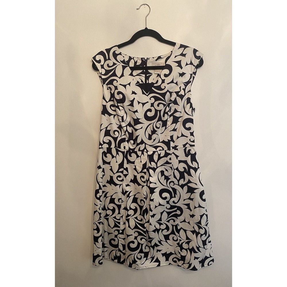 Loft Women's Sleeveless Shift Dress V Neck Floral Navy White Size 10